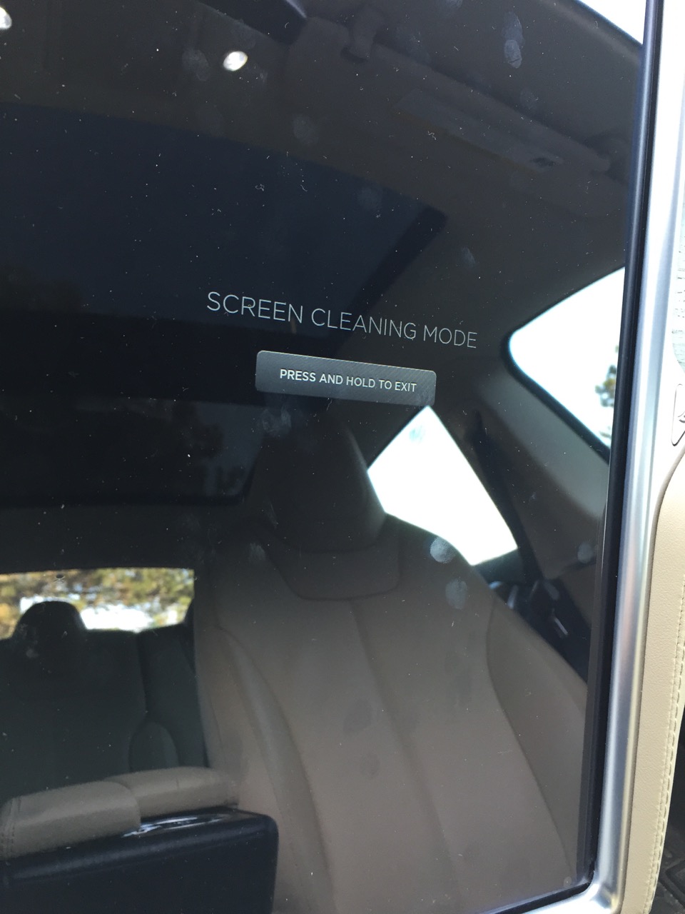 Tesla clean screen mode #tesla #modely #cleanyourscreen