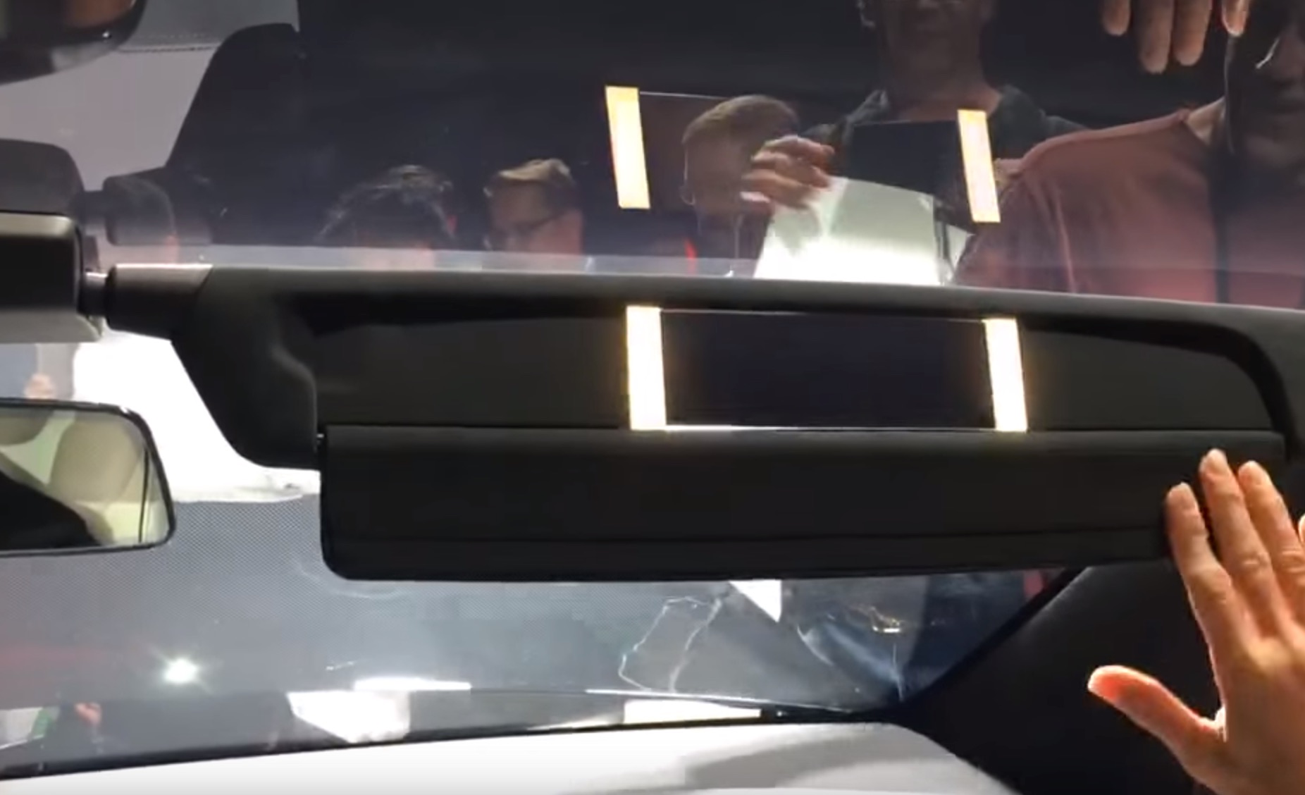 How to use the Model X Sun Visor and Vanity Mirror