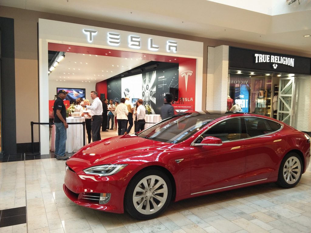 Tesla welcomes Pittsburgh Store with owners' exclusive grand opening event
